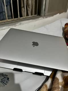 MacBook Air 2019 8/256 GB