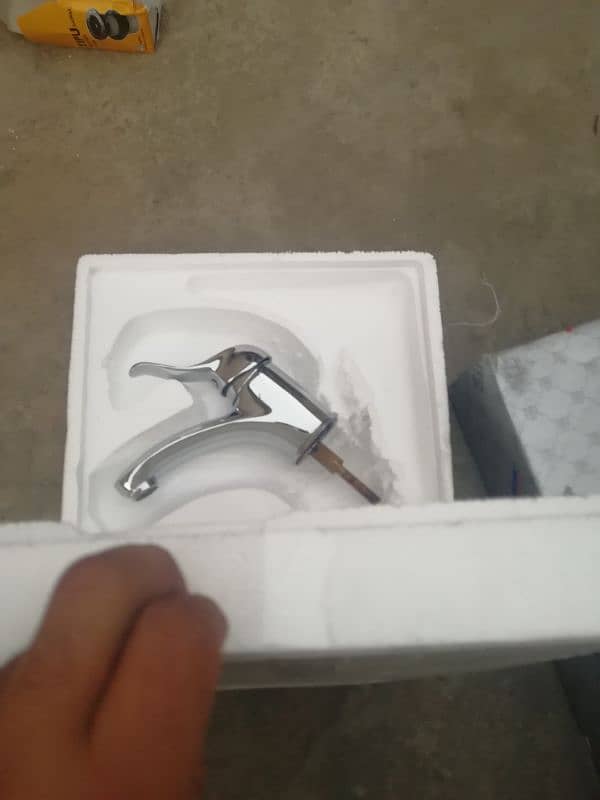 MASTER BASIN MIXER 1