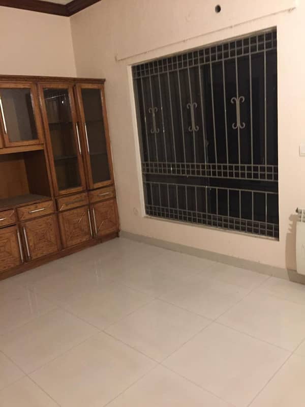 1 KANAL FULL HOUSE FOR RENT IN DHA PHASE 3 2