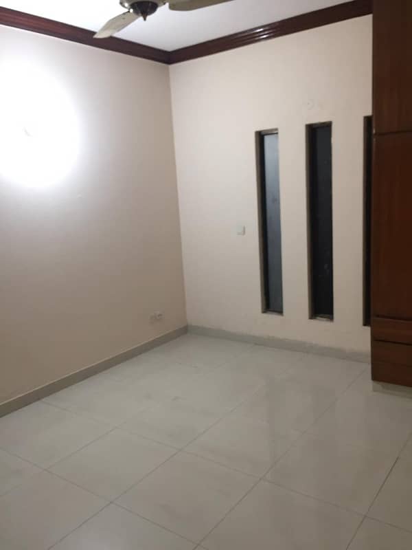 1 KANAL FULL HOUSE FOR RENT IN DHA PHASE 3 6