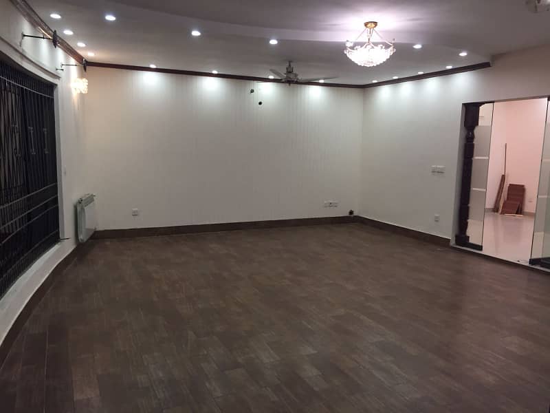 1 KANAL FULL HOUSE FOR RENT IN DHA PHASE 3 16