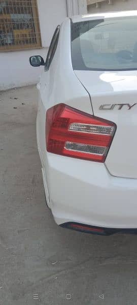 Honda City 2018 1st owner full genuine available for sale urgent 3