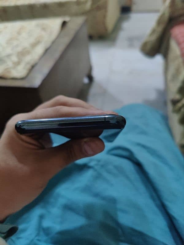 Iphone 11 pro max non pta 64 GB face id True tone active 10