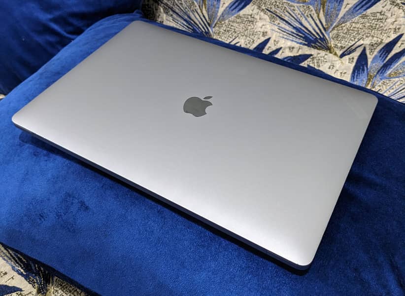 MacBook Pro 15" 2019- intel i9H 32GB, 512GB ,4GB Radeon (150k final) 1