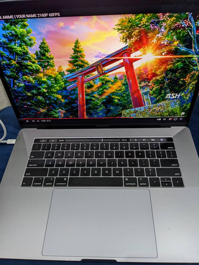 MacBook Pro 15" 2019- intel i9H 32GB, 512GB ,4GB Radeon (150k final) 2