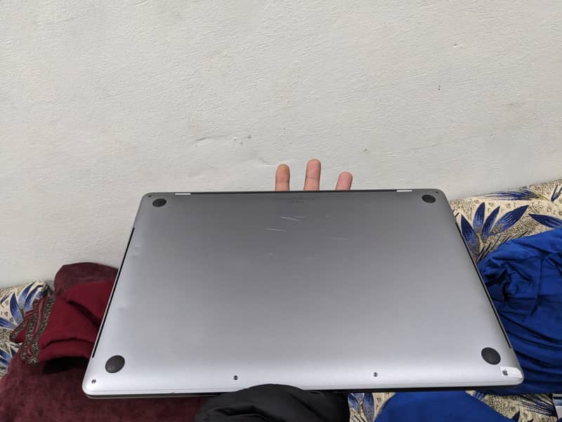 MacBook Pro 15" 2019- intel i9H 32GB, 512GB ,4GB Radeon (150k final) 6