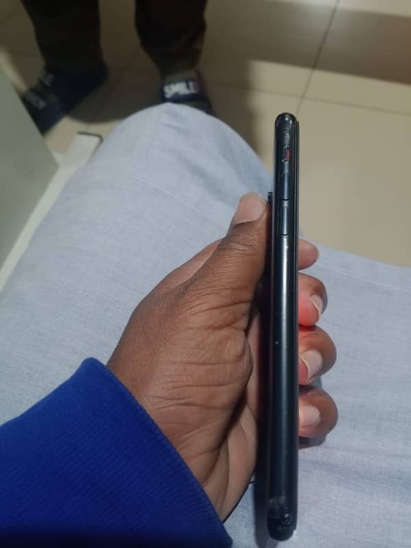 Iphone XR Non Pta For sale Sim Glitch 0