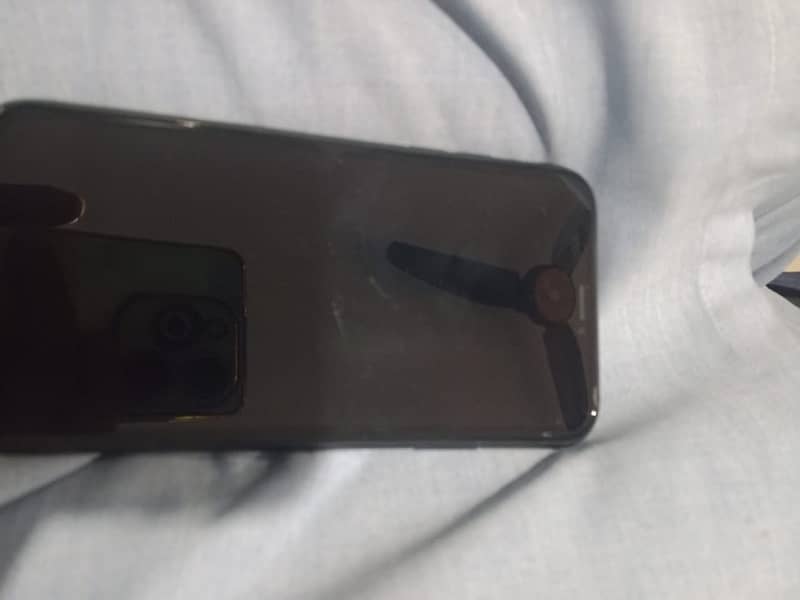 Iphone XR Non Pta For sale Sim Glitch 3