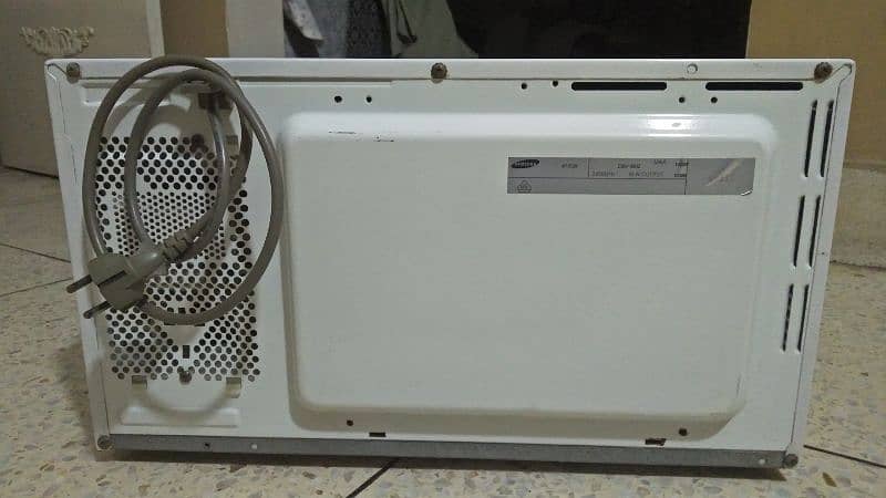 Selling Samsung microwave 5