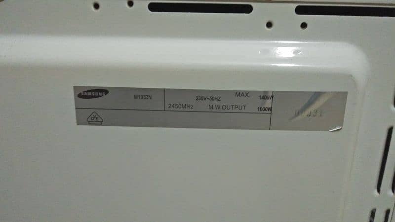 Selling Samsung microwave 6