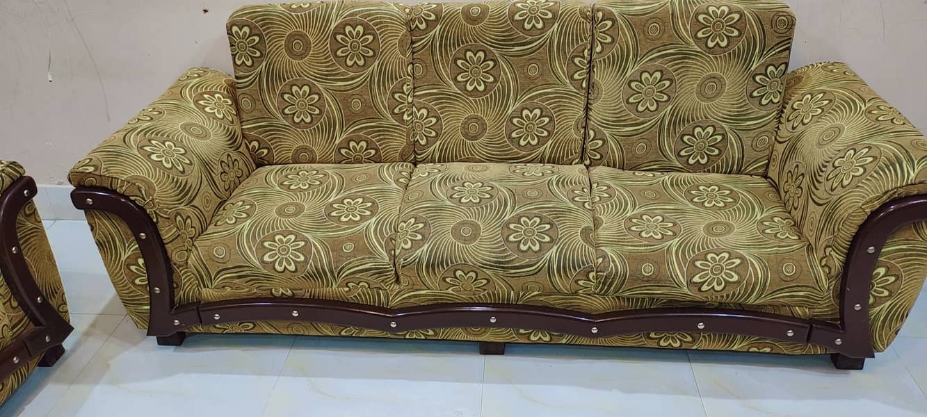 5 SEATER SOFA FOR SALE 0