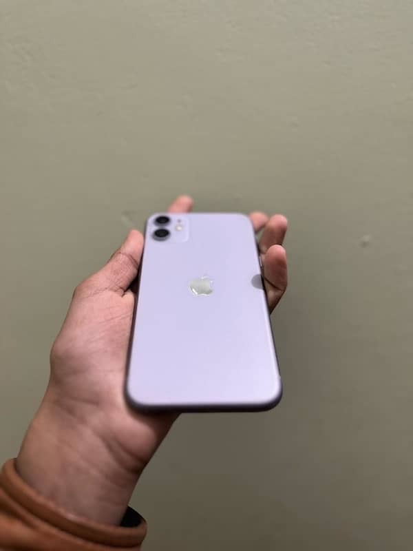 iPhone 11 128gb jv with 93%battery health mobile condition 10/10. 3