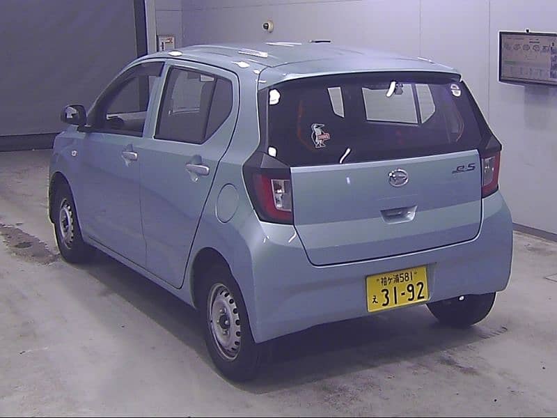 Daihatsu Mira 2021 3