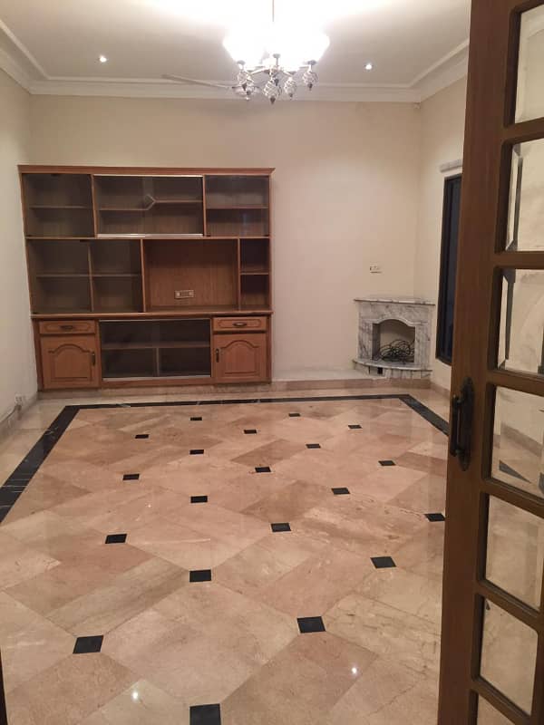 2 KANAL FULL HOUSE FOR SALE IN MAIN CANTT 4