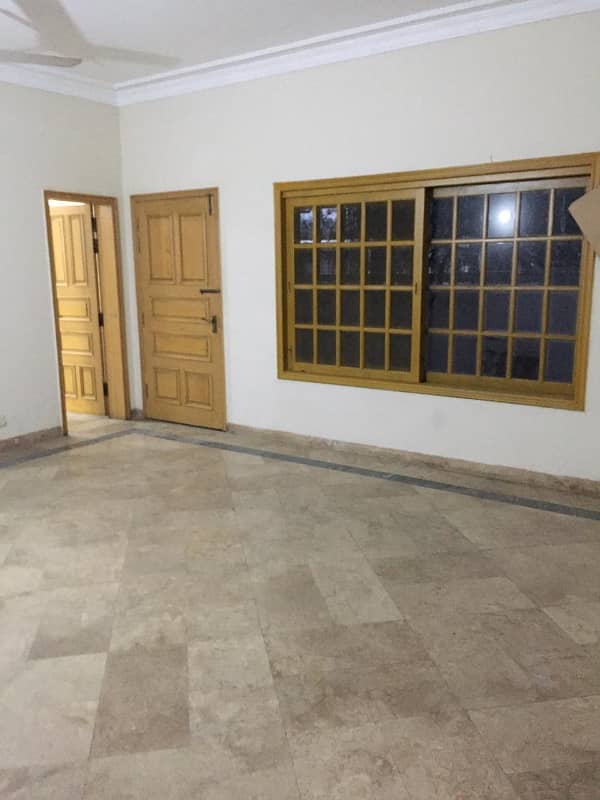 2 KANAL FULL HOUSE FOR SALE IN MAIN CANTT 9