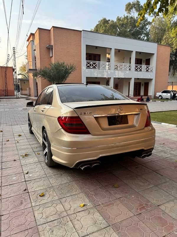 Mercedes C200 2012 Panaromic roof LhR registered document on hand 11