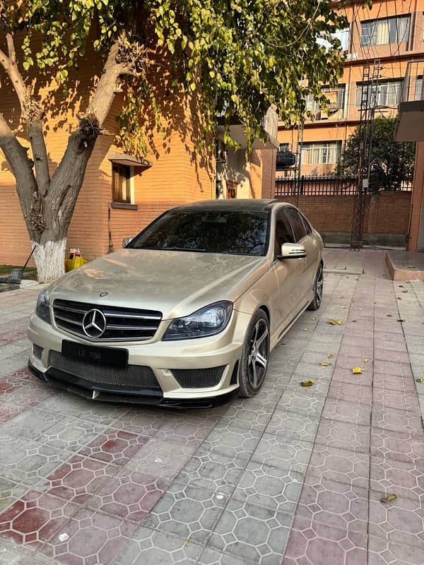 Mercedes C200 2012 Panaromic roof LhR registered document on hand 12