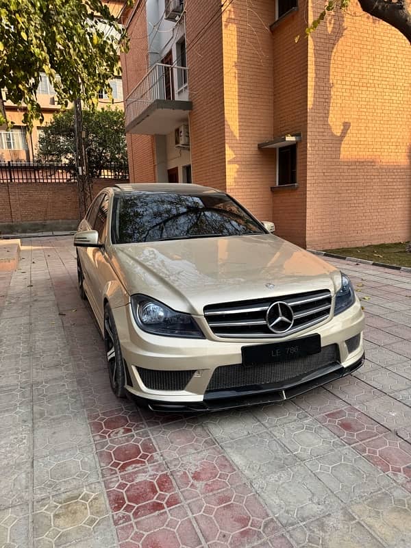 Mercedes C200 2012 Panaromic roof LhR registered document on hand 13