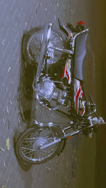 HONDA 125 BLACK 0