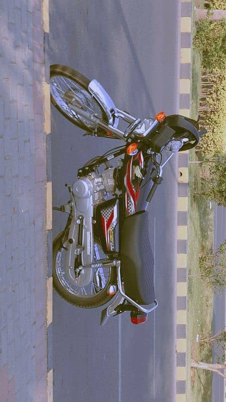 HONDA 125 BLACK 1