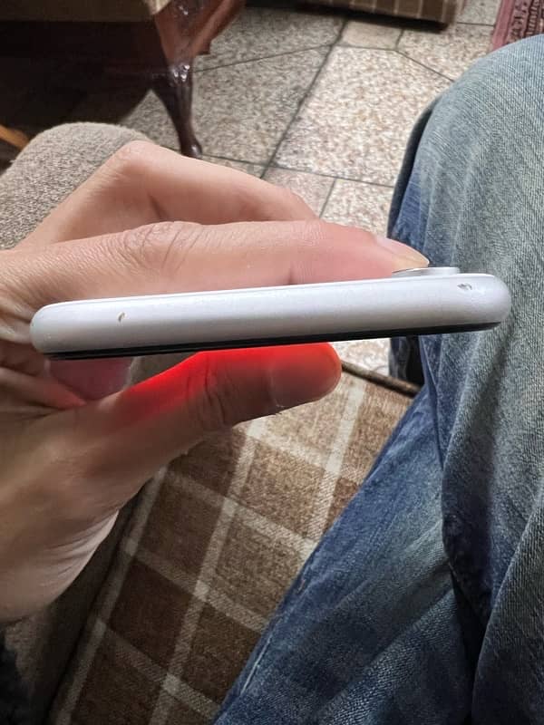 iphone XR 64 Gb NON PTA 4