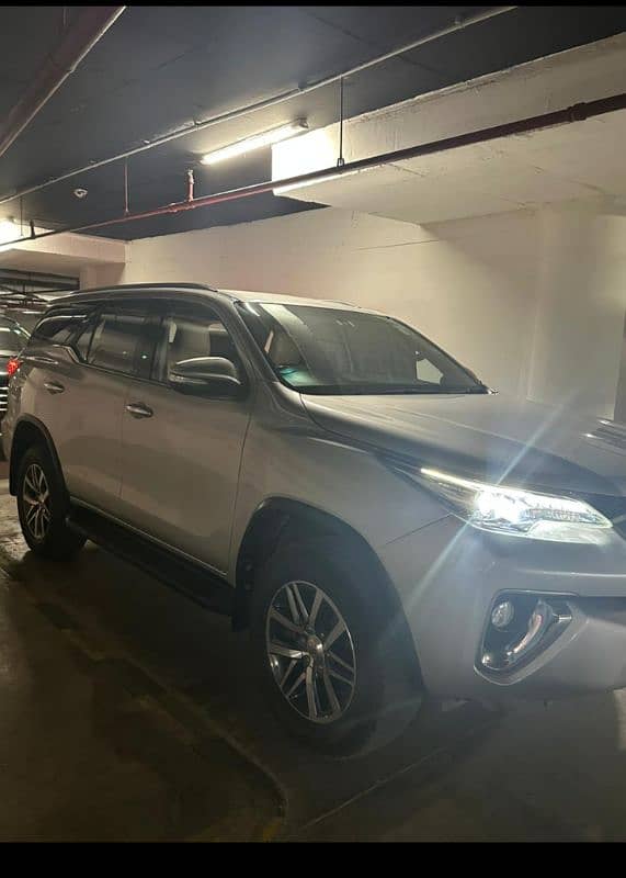 Toyota Fortuner 2017 4