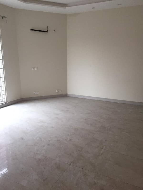 ONE KANAL BRAND NEW HOUSE FOR RENT IN ZAMAN PARK 4