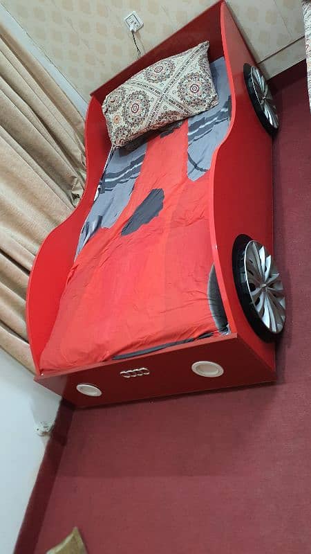 KIDS CAR BED WITH SOLID WOOD 3