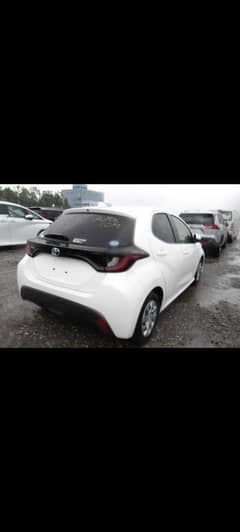 Toyota Yaris 2021 Hatchback 4 grade fresh