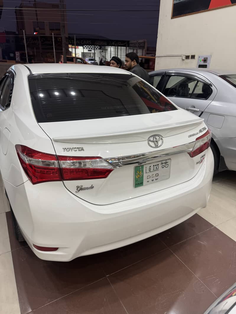 Toyota Corolla Altis 2015 6