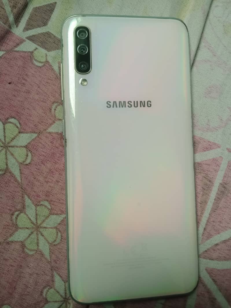 Samsung Galaxy A70 0