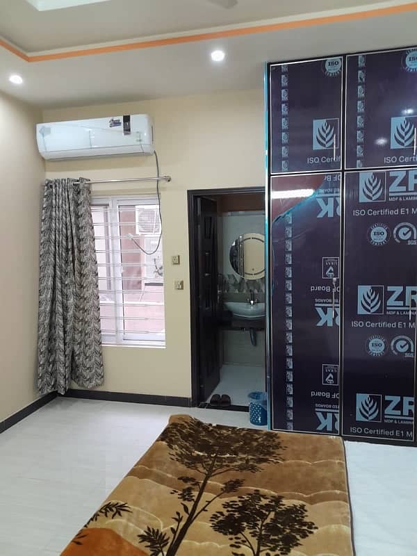 Luxury Girls Hostel Near By UCP 11