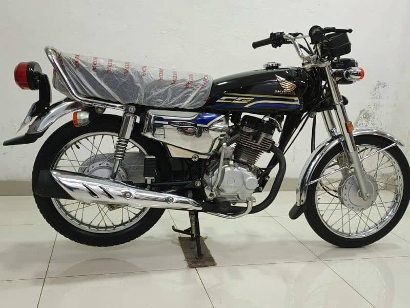 HONDA CG-125 self start special edition MODEL 2024 3