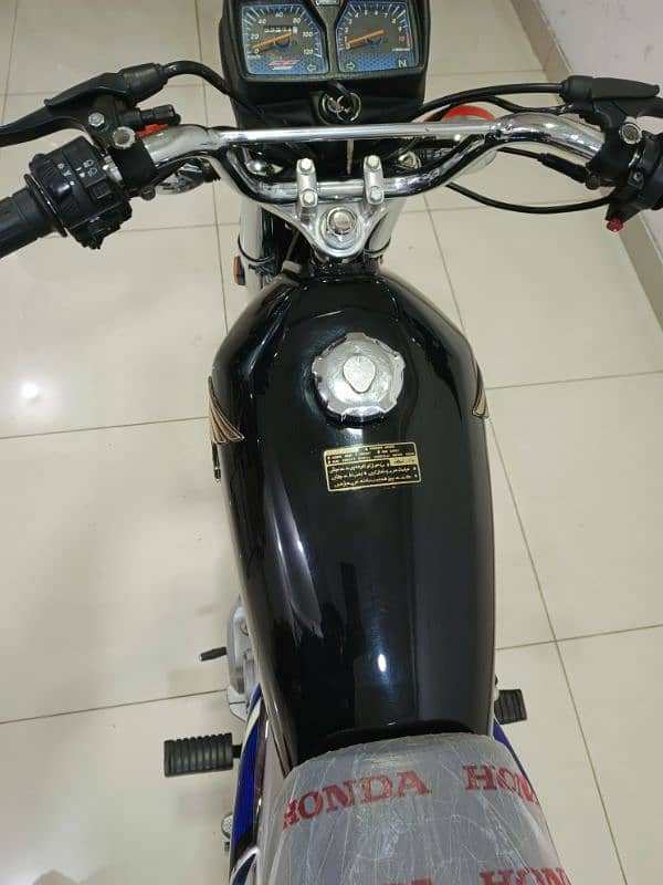 HONDA CG-125 self start special edition MODEL 2024 6