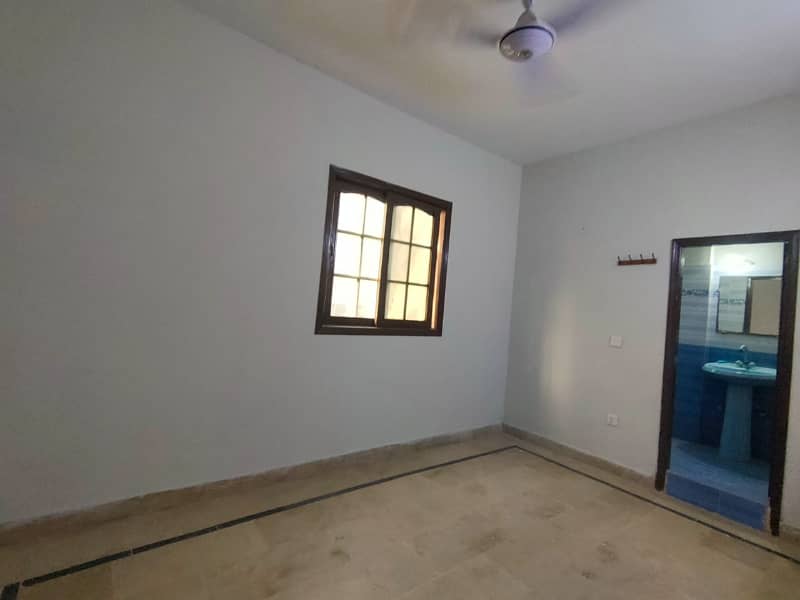 Flat Available For Rent In DHA Phase 5 Badar Commercial 4