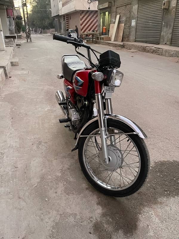 I'm Selling my super bike *Honda CG 125 *Model 2024 _* 2