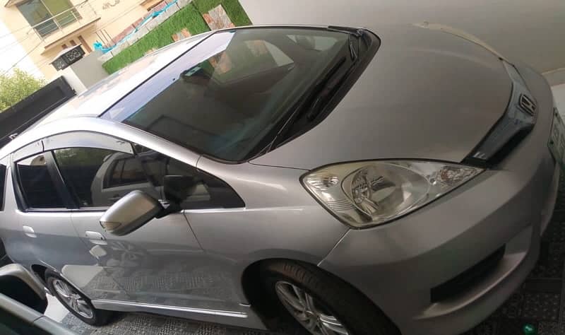 Honda Fit shuttle Hybrid 2012 7