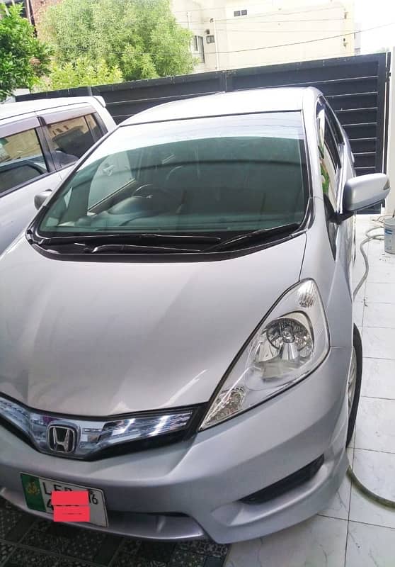 Honda Fit shuttle Hybrid 2012 8