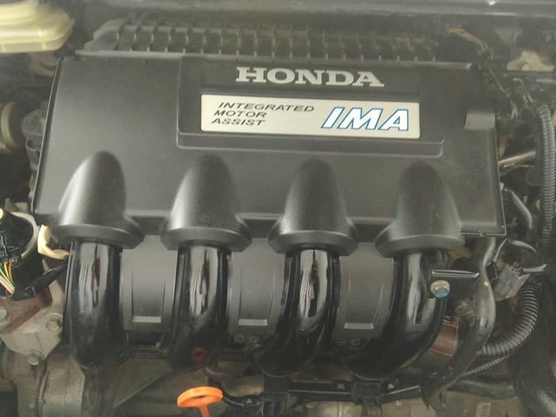 Honda Fit shuttle Hybrid 2012 10