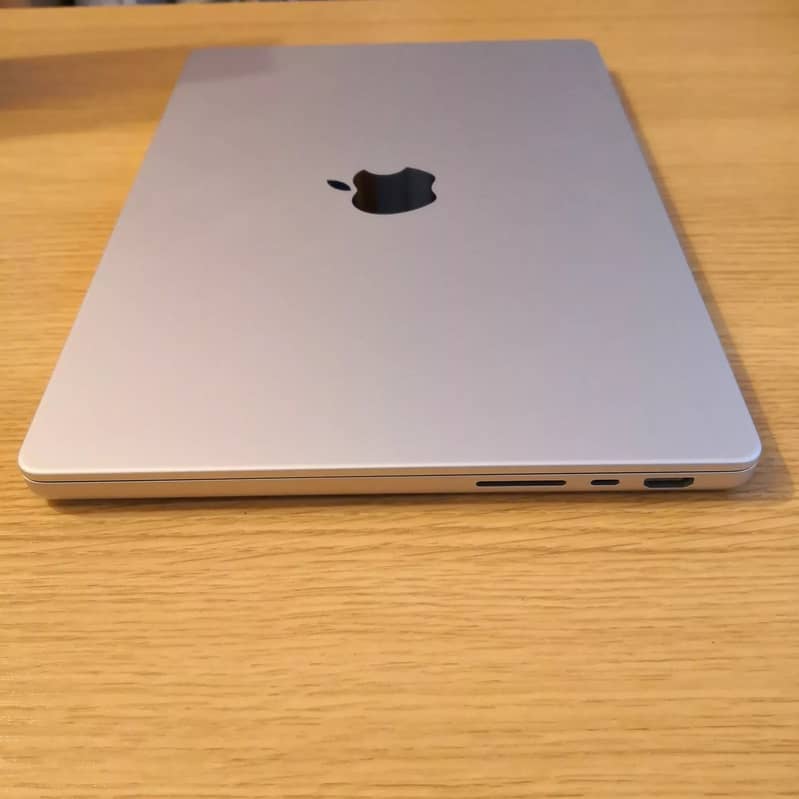 Macbook Pro M3 Pro 36gb 1 cycle 2