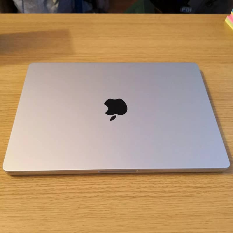 Macbook Pro M3 Pro 36gb 1 cycle 4