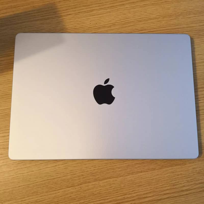 Macbook Pro M3 Pro 36gb 1 cycle 6