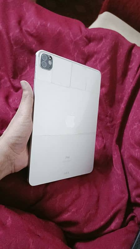 iPad Pro M1 chip 11 inch 128 GB 3