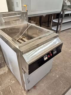 Fryer 32 Liter , single tank 3 basket