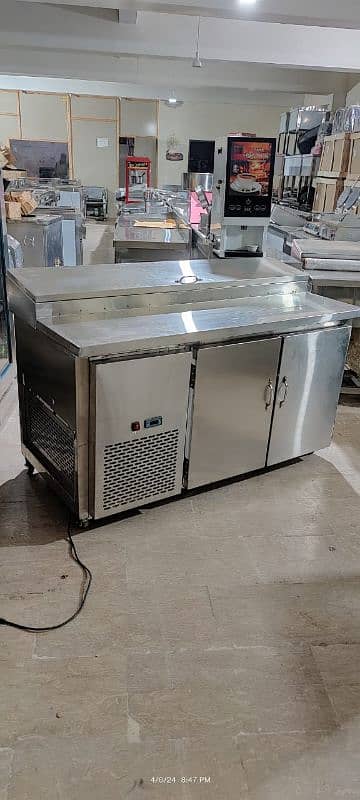 Pizza prep Table. with under Counter Chiller, 3