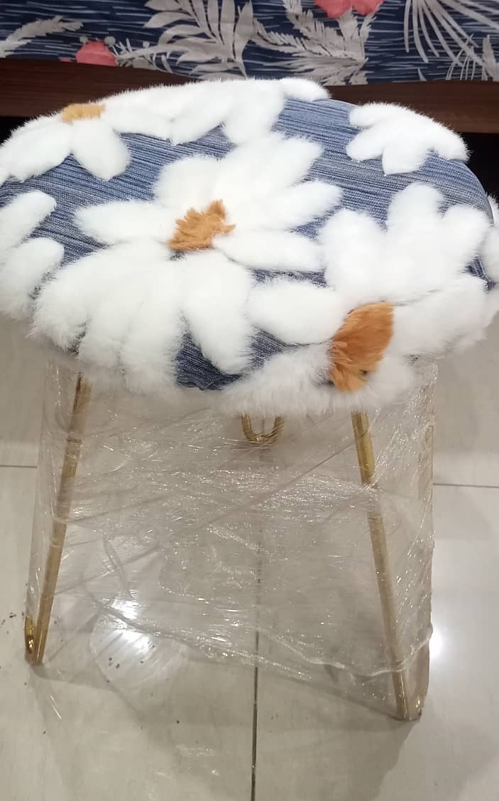 Imported Daisy Vanity Stool 1