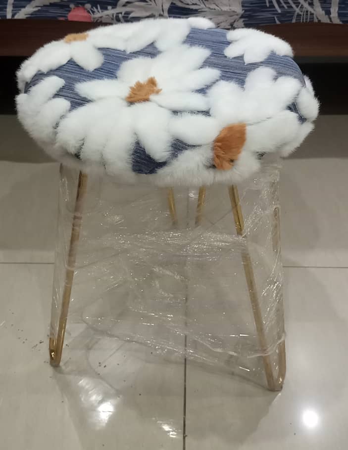 Imported Daisy Vanity Stool 2