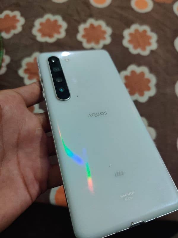 Sharp Aquos r5g 0