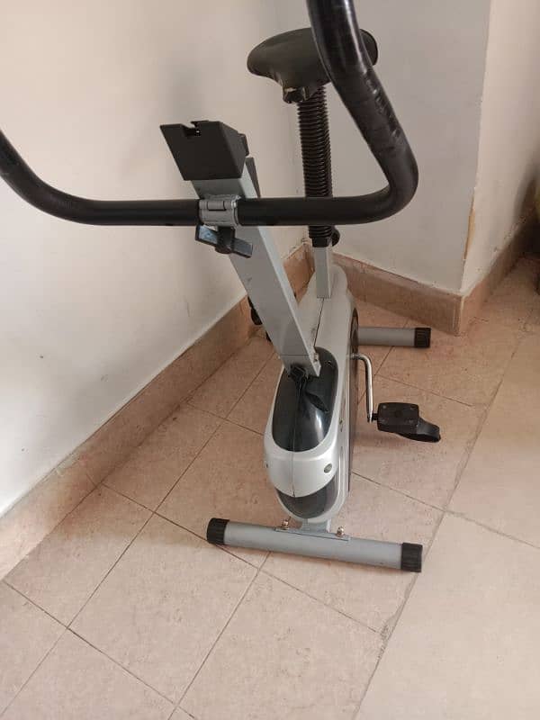 Gold star cycling & Rowing Machine 1