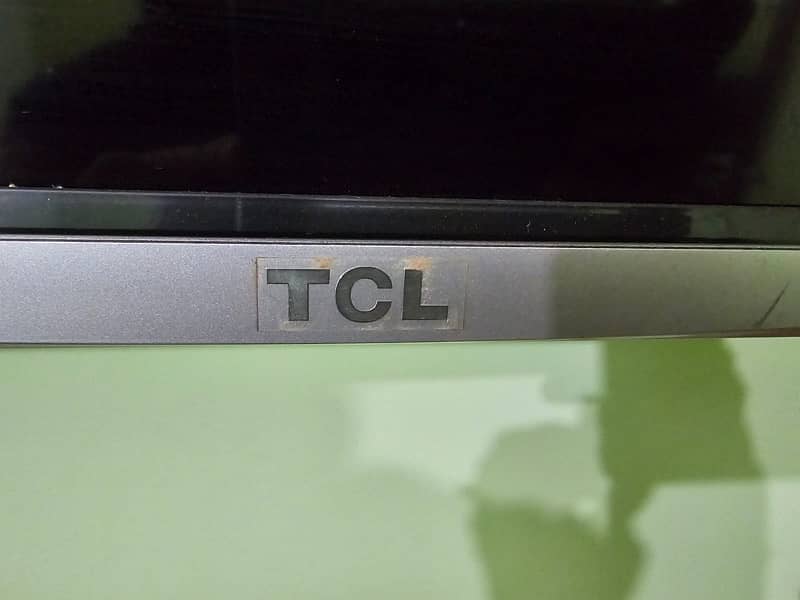 TCL 32 inches Smart LED FULL HD 1080p High Resolution Smart LED 1